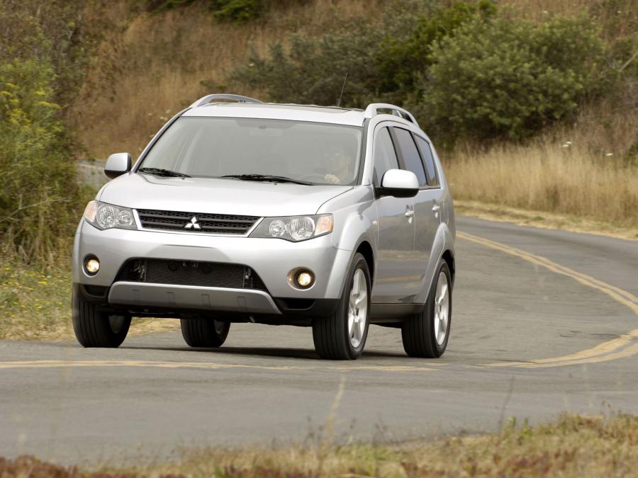  Mitsubishi Outlander 2007 года  (US) (фото 8 из 30)